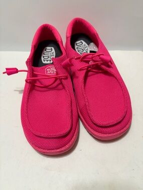 Hey Dude Hot Pink Canvas Slip-On Sneakers Sz 7 Women